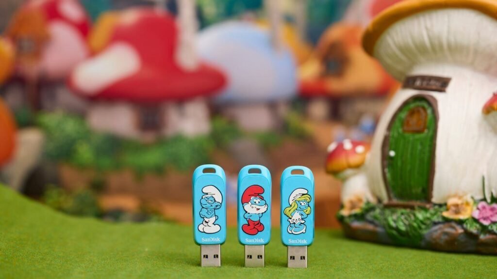 pen drives dos Smurfs